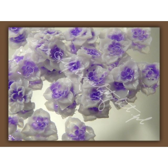 Kwiatki z liściami - Purple